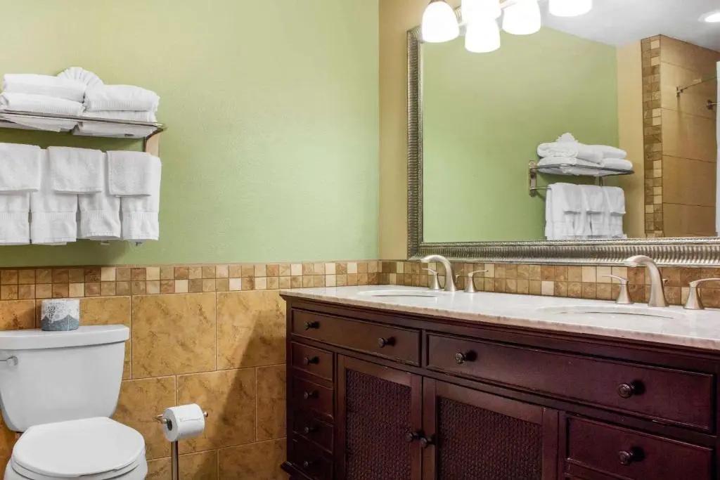 Comfort Inn & Suites Durango - Tap to explore photos