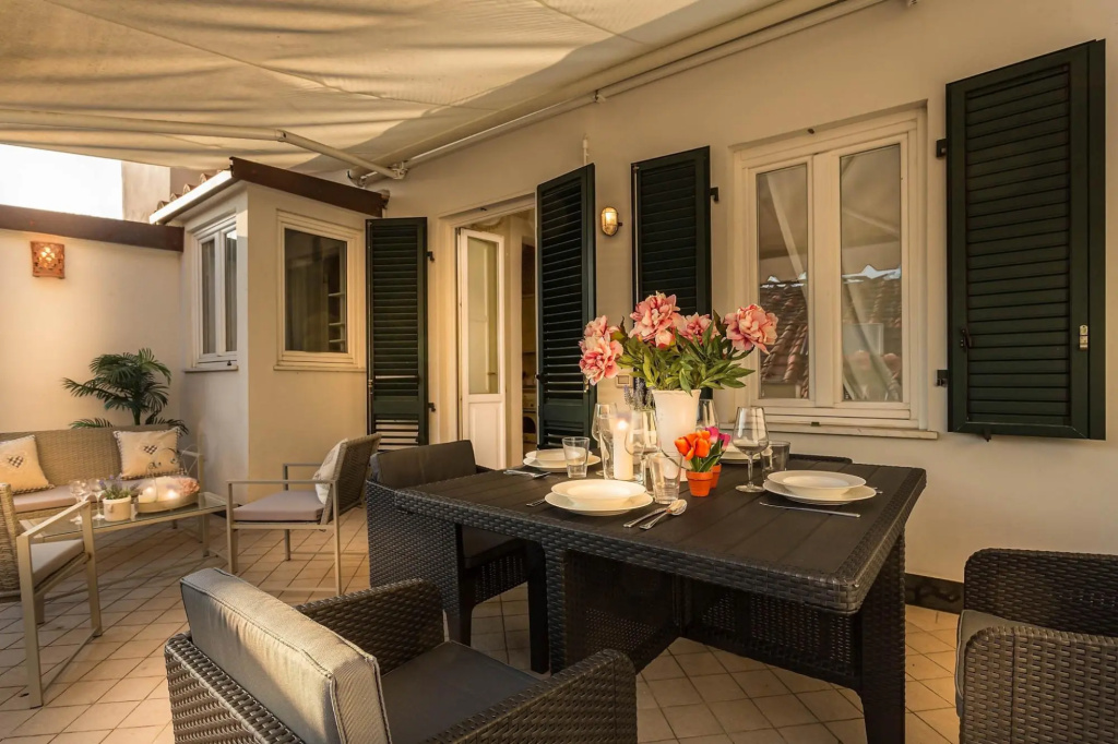 Casa Raffa in Lucca With 2 Bedrooms and 2 Bathrooms