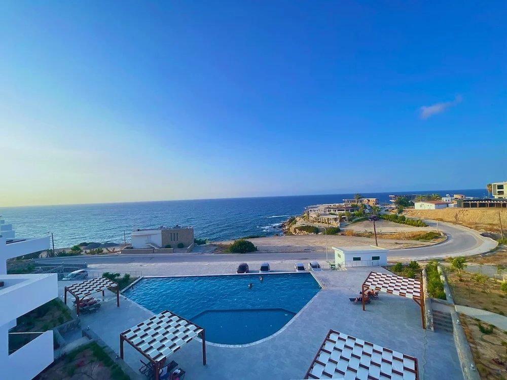 "azure Pearl" - Wake Up by the Sea · Oceanfront Garden Retreat With Pool