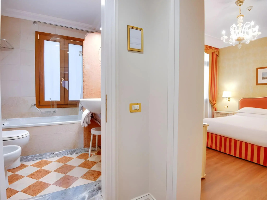 Hotel photo 18