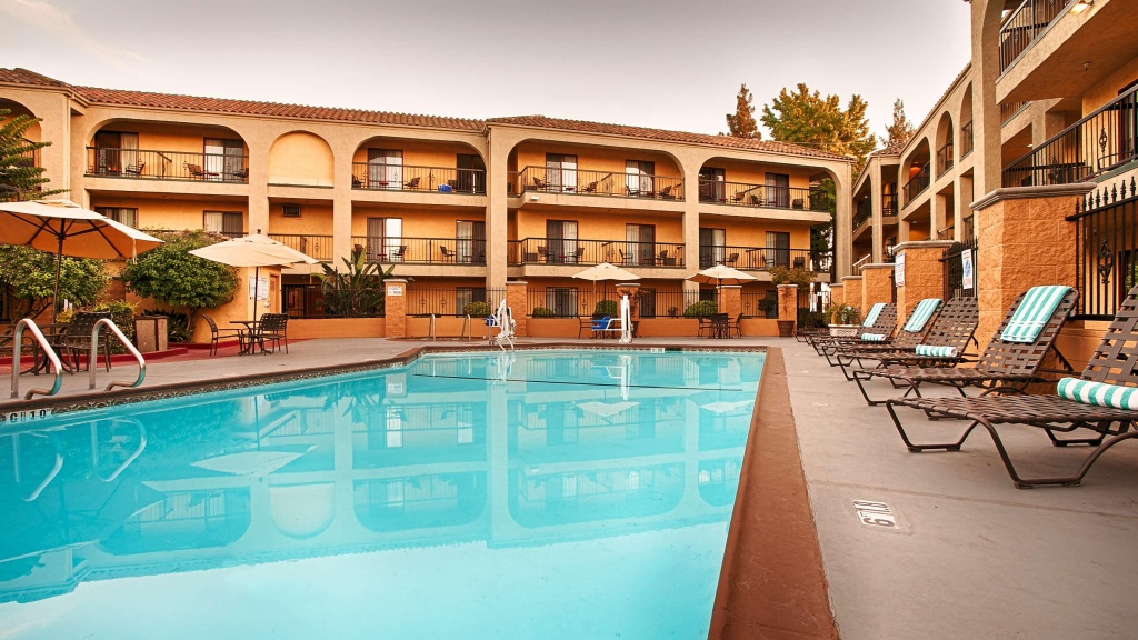 Best Western Plus Heritage Inn - фото 18