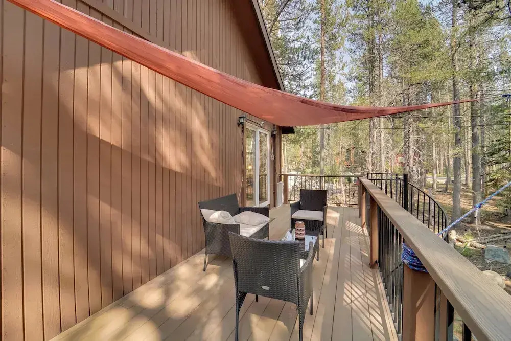 Near Donner Lake & Skiing: Soda Springs Cabin!