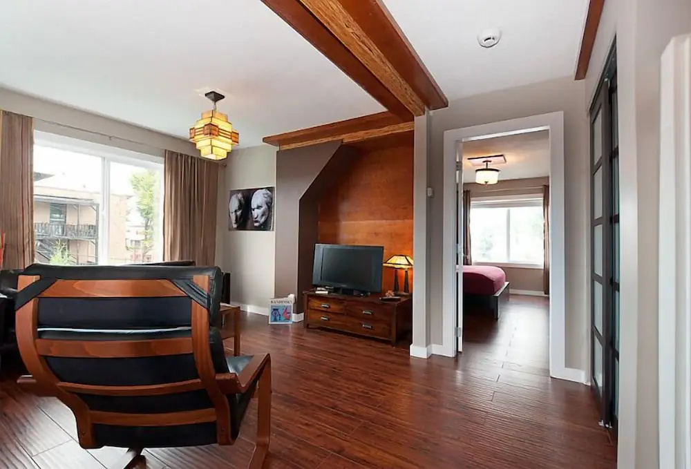 Apartment with balcony