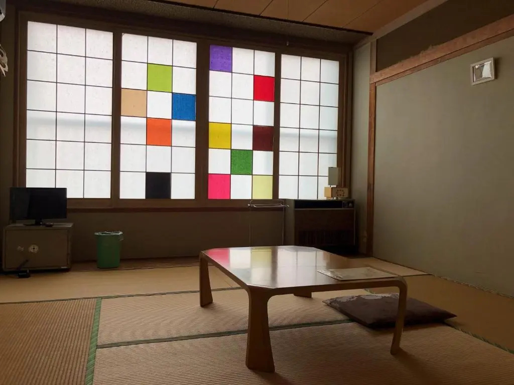 Economy room