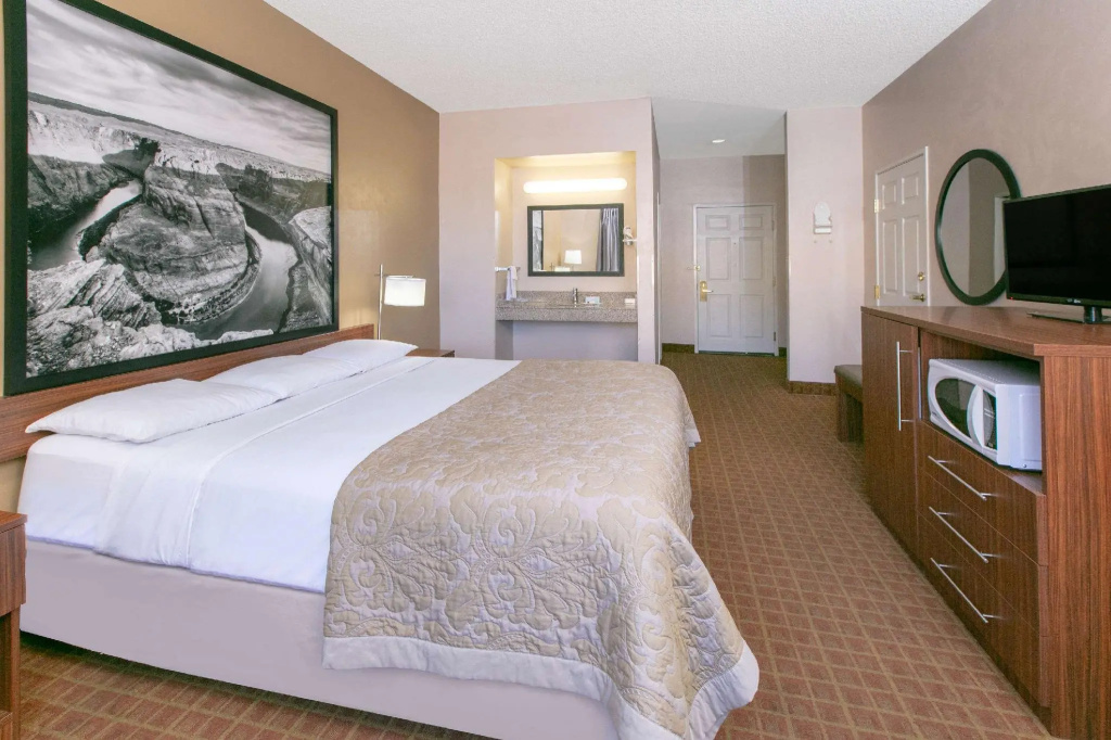 Double room (full double bed)