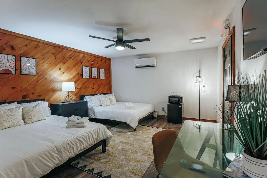 Deluxe Suite