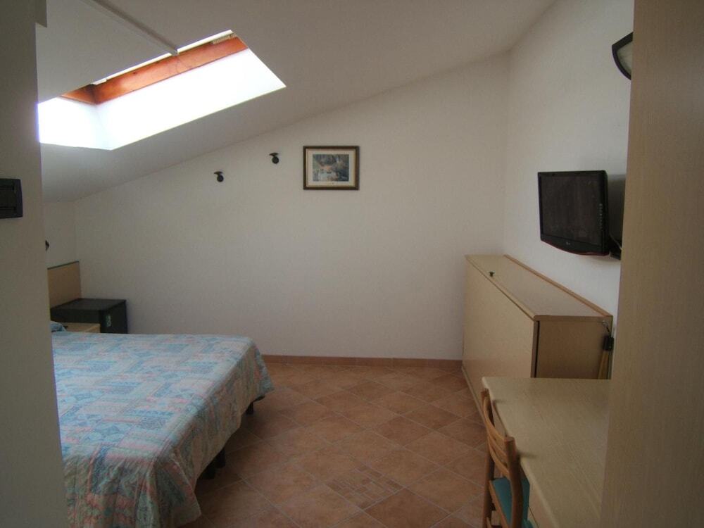 gallery_image_hidden_6