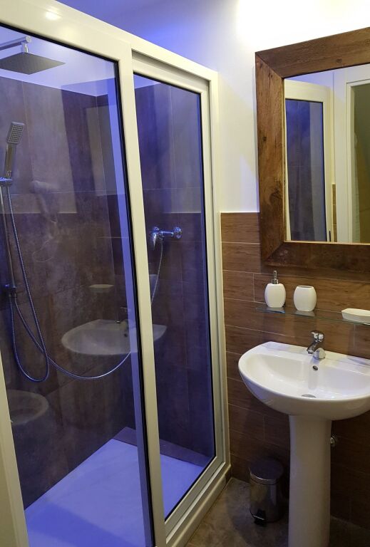 gallery_image_hidden_6