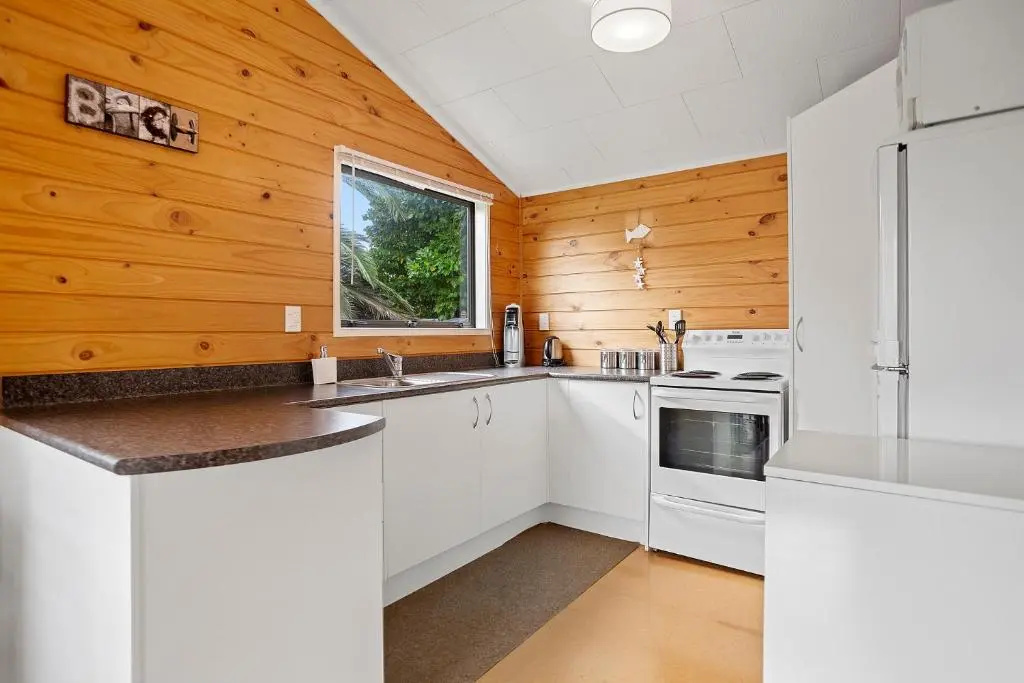 Relax Cabin - Waihi Beach Holiday Home