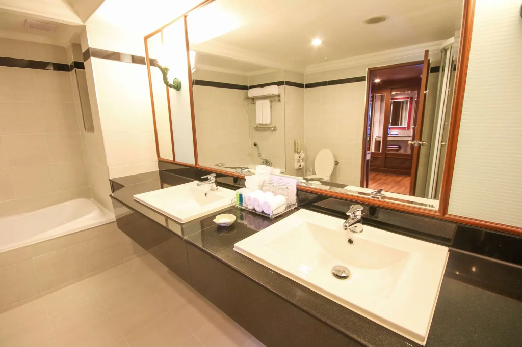 Golden Tulip Sovereign Hotel Bangkok - Général