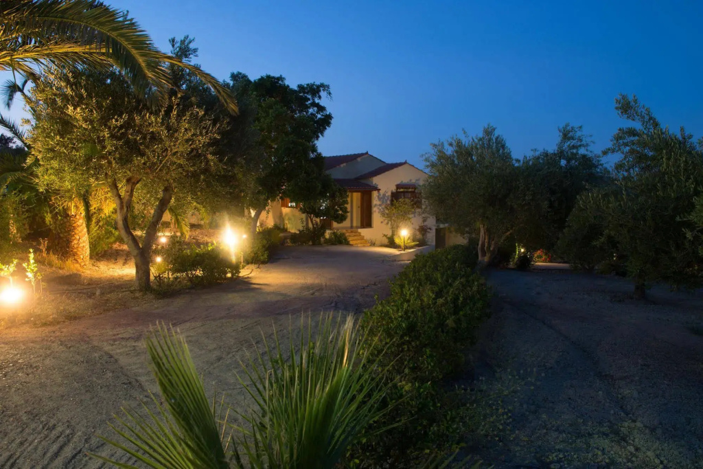 Villas Lefkothea