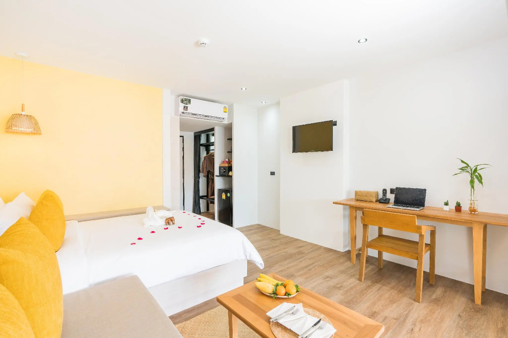 Princess Paradise Koh Phangan Room Type - Deluxe Double room (full double bed)
