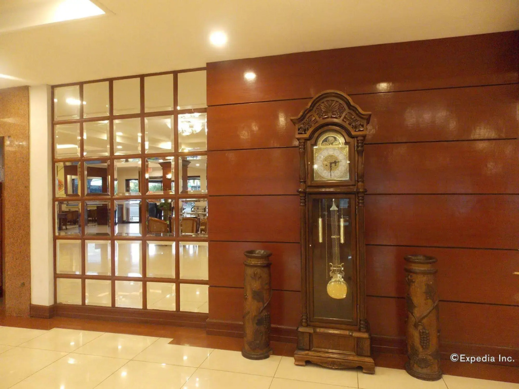 Grand Regal Hotel Bacolod