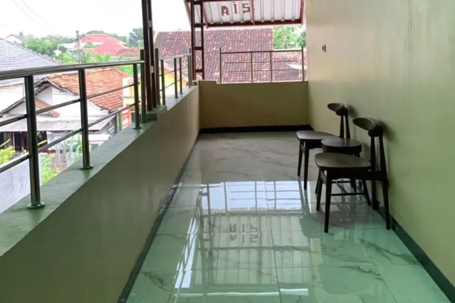 RedDoorz Syariah near Kawasan Simpang Lima Pati - фото 11