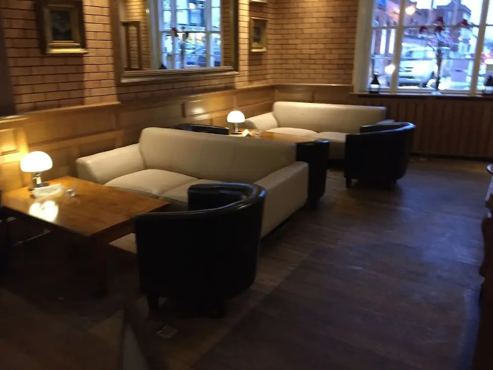 Lobby & Reception
