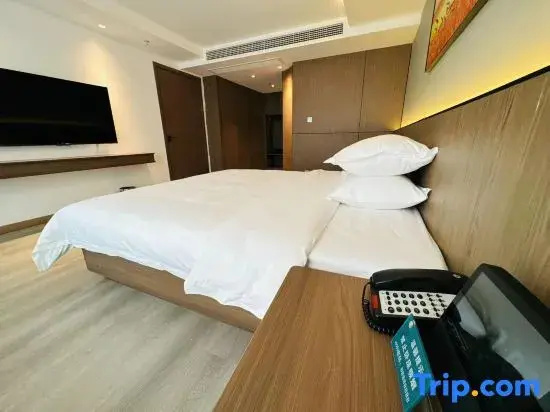 Deluxe Double room (full double bed)