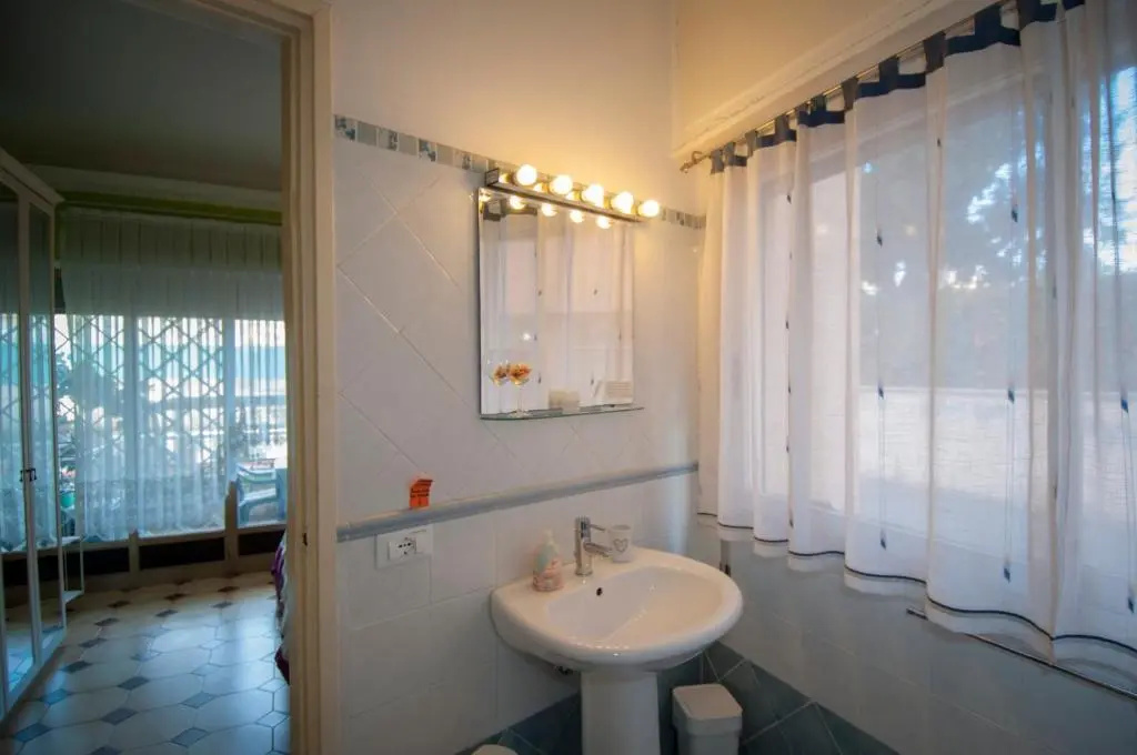 Standard Double room with balcony (full double bed)