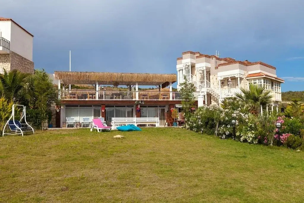 Shaka Marine Boutique Hotel