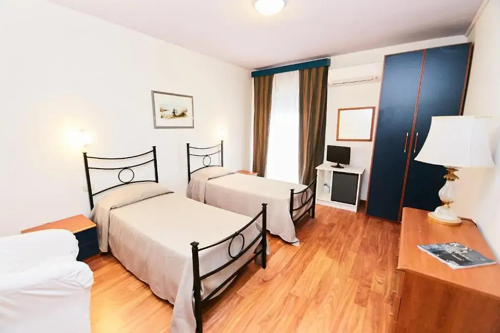 Hotel Enterprise - Chambres