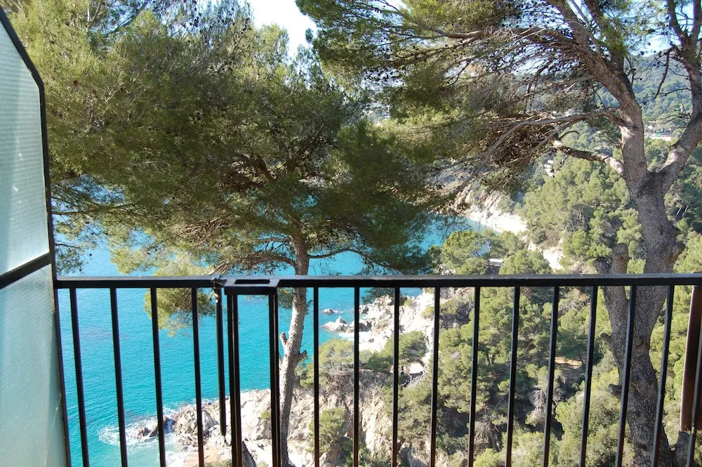 Studios Face À La Mer Cala Llevado 03
