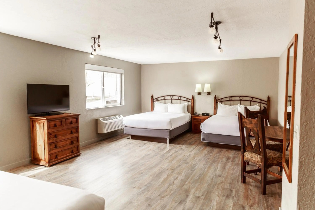 Aarchway Inn — 4