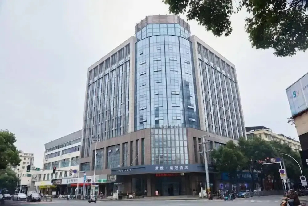 Crown Hotel Junyue