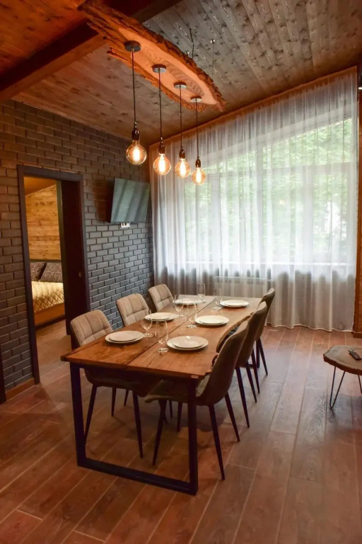 2 Bedrooms Attic Apartment