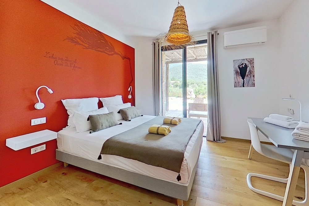2 Bedrooms Deluxe Villa with mountain view