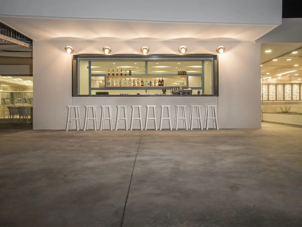Lobby & Reception