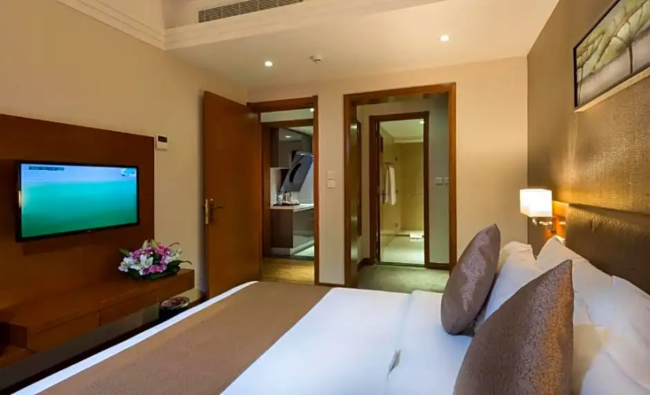 Double Junior Suite (full double bed)