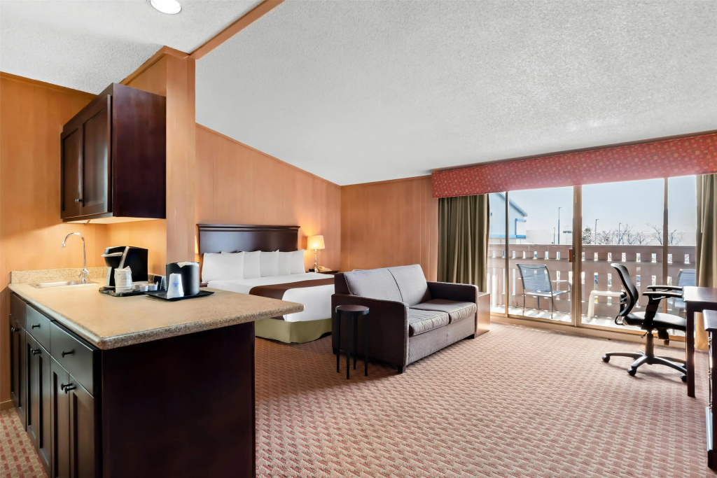 Standard Double room with balcony (full double bed)
