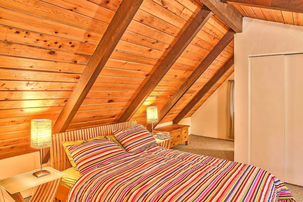 Four Stone Lodge Near Mt Rainier — 3