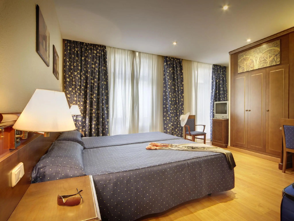 Standard Double room (full double bed)