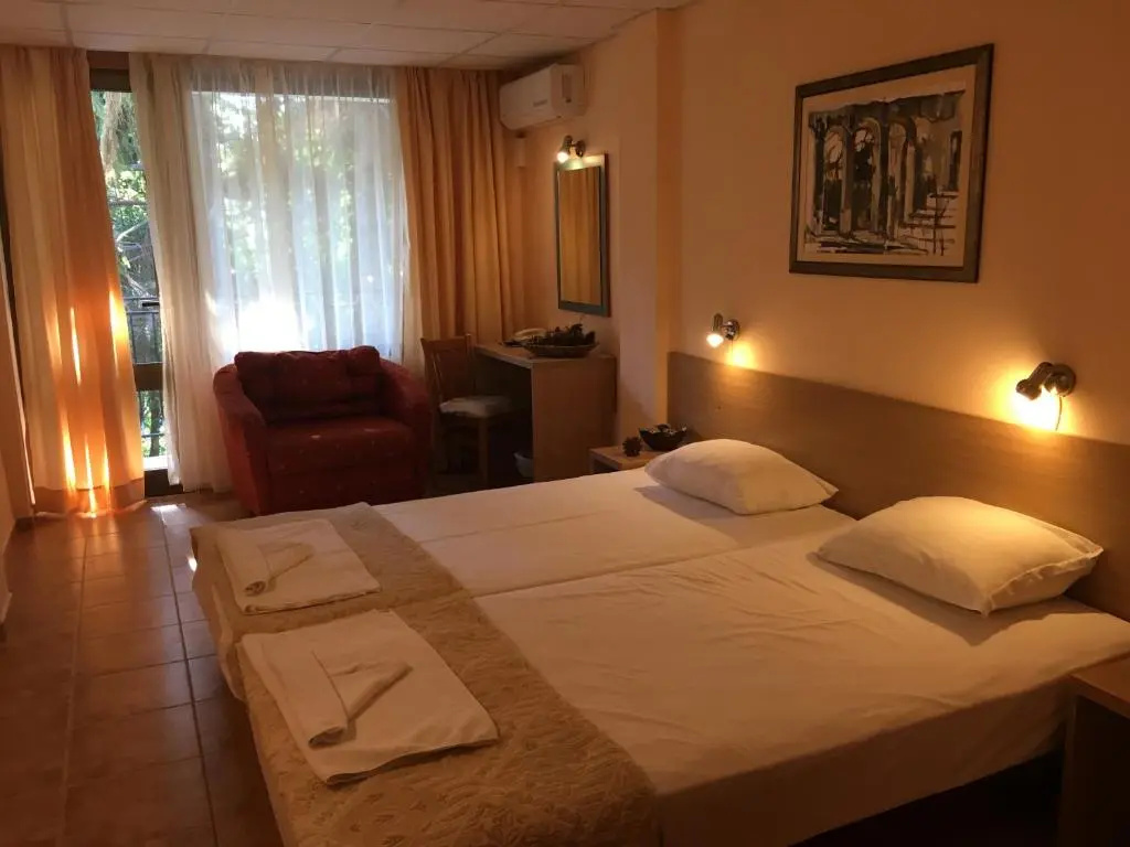 Standard Double room with balcony and with park view (twin beds)