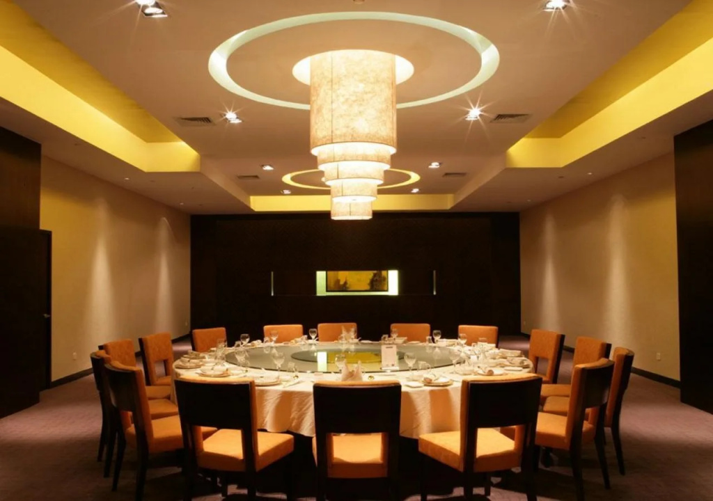 Food & Beverage