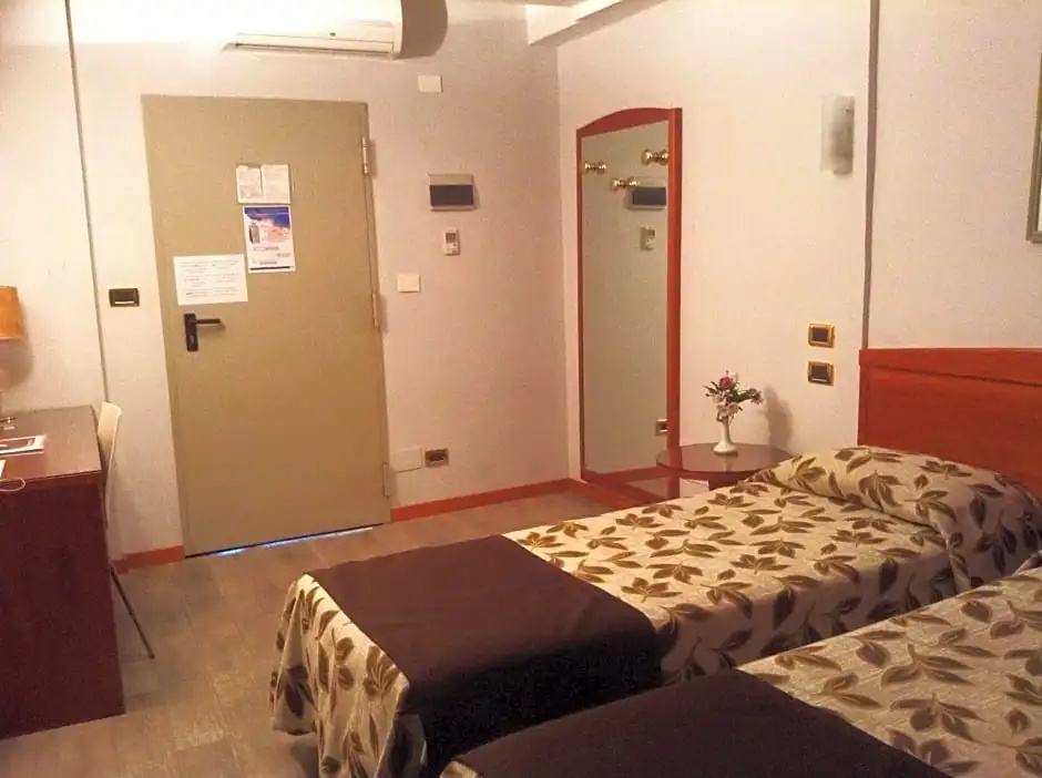 Hotel Holiday - Chambres