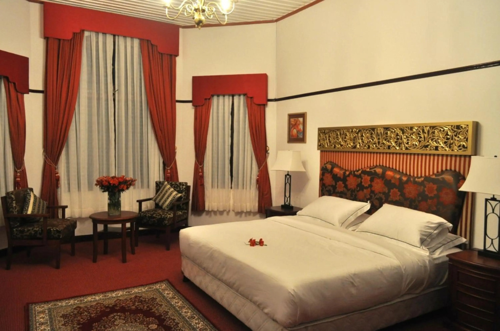 Royal Cocoon — 2