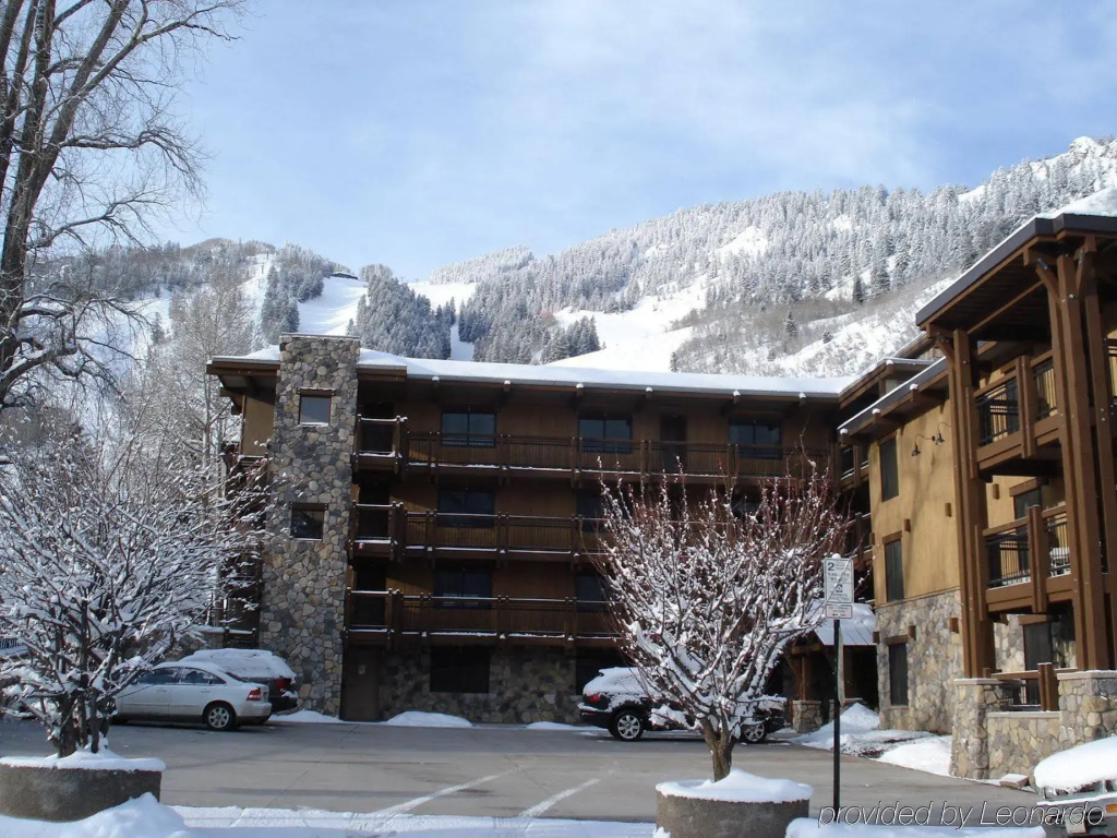 Lift One Condominiums - Général