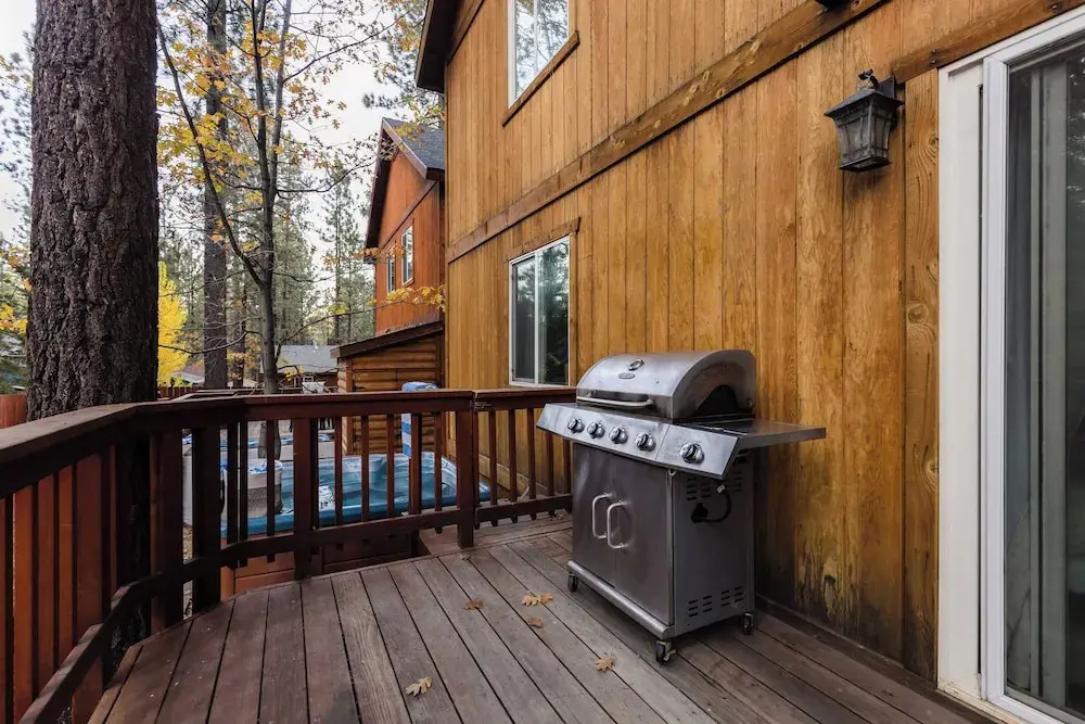 Jackhorn by Avantstay Close to Big Bear Marina and Village Hot Tub, Foosball