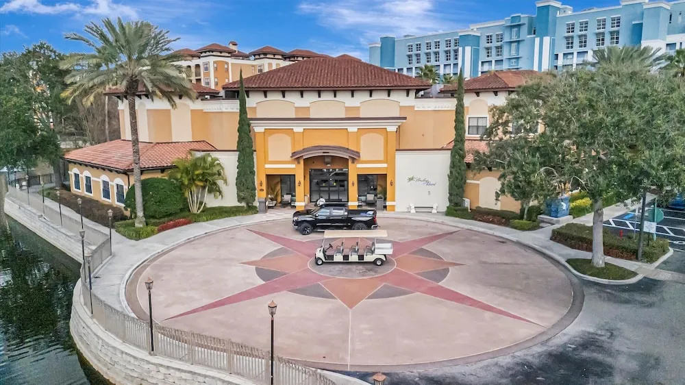 10 Mins To Disney NO Fees Heated Pool Hot Tub