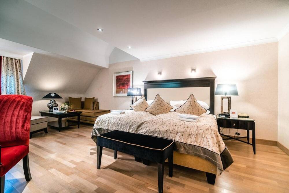 Hotel Deidesheimer Hof by null