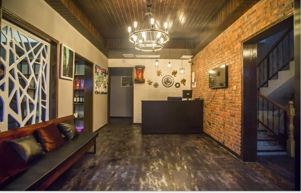 Lobby & Reception