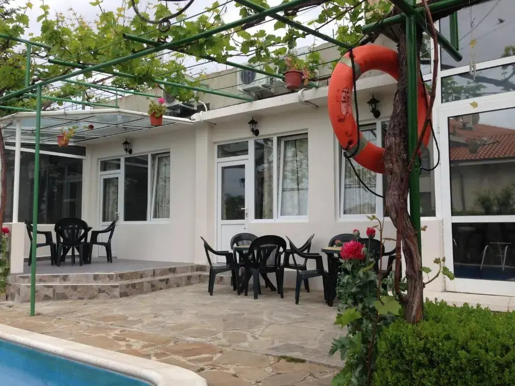 Family Hotel California - Varna
