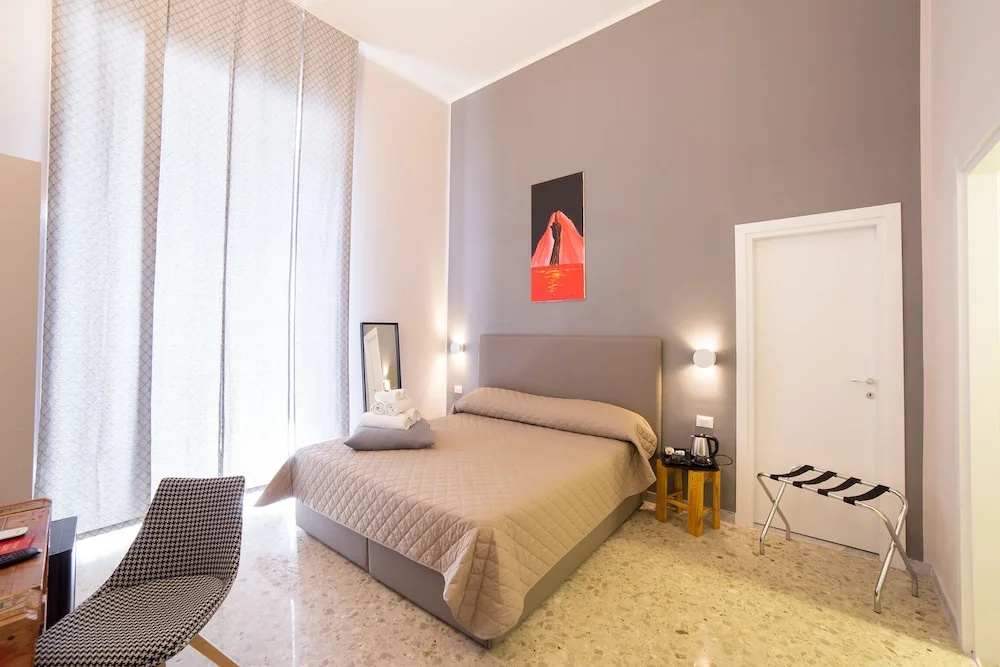 Deluxe Double room (full double bed)