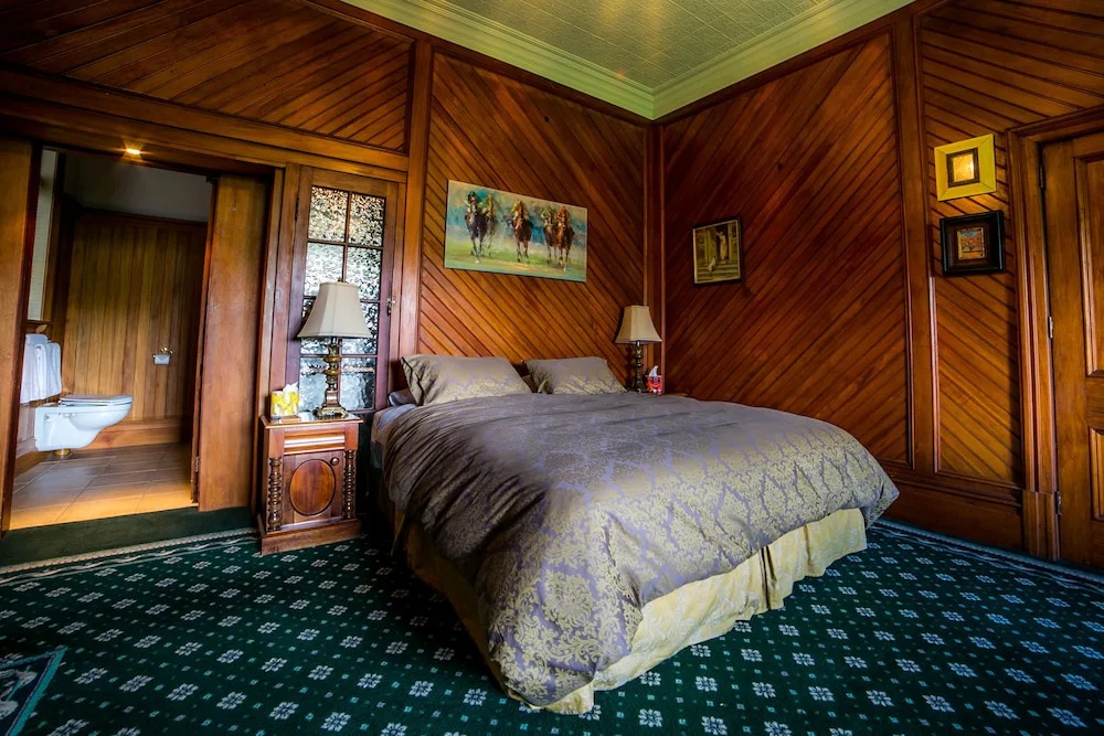 Grand Double room with garden view full double bed