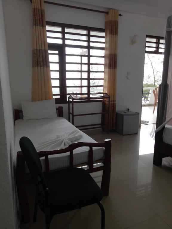 Happy Bay Guest House And Restaurant