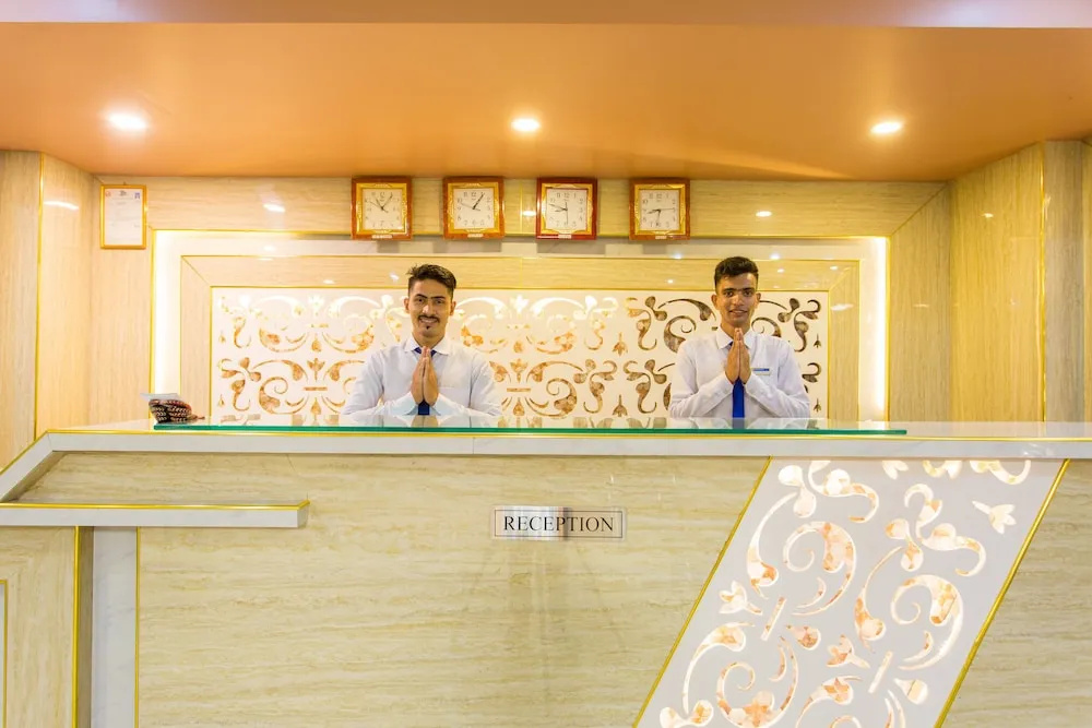 Lobby & Reception