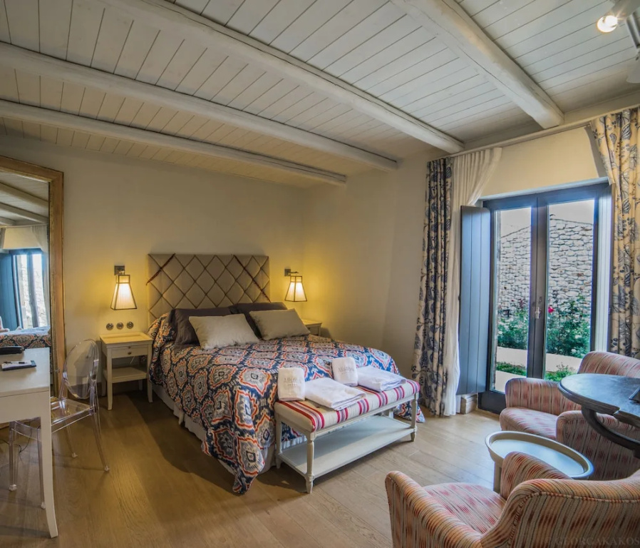 Superior Double room (full double bed)