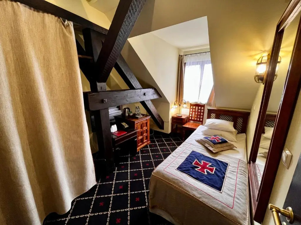 Economy room