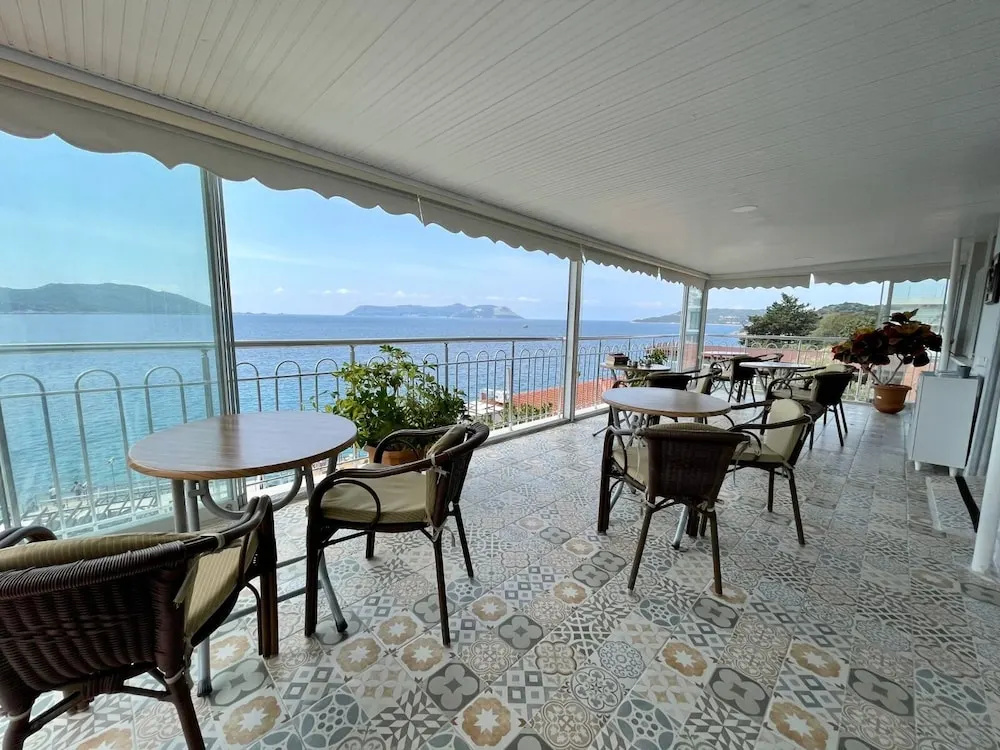 Grand room